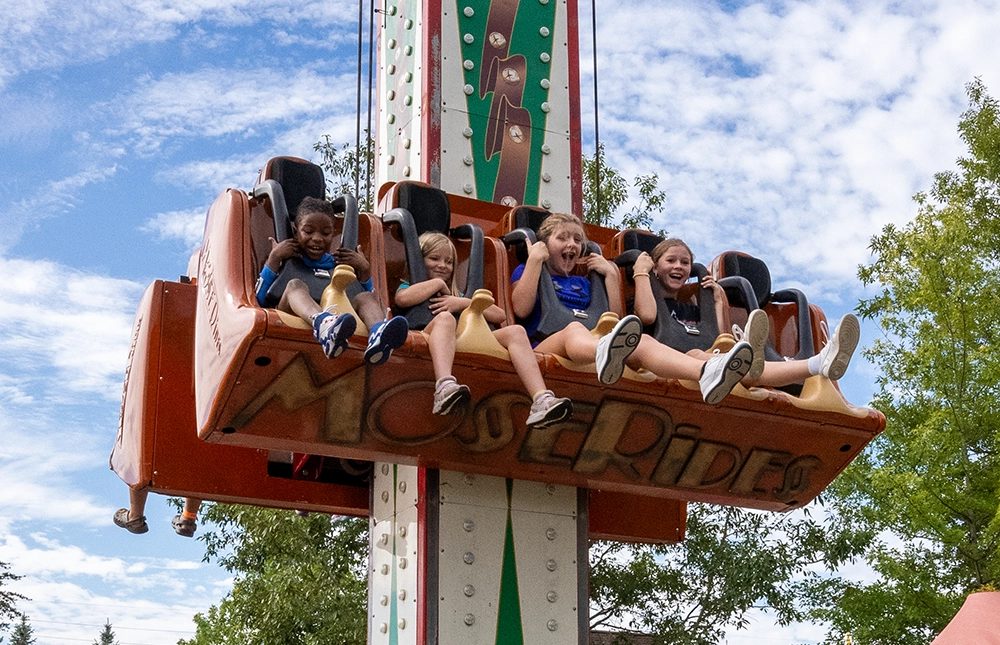 Reindeer Games at Holiday World