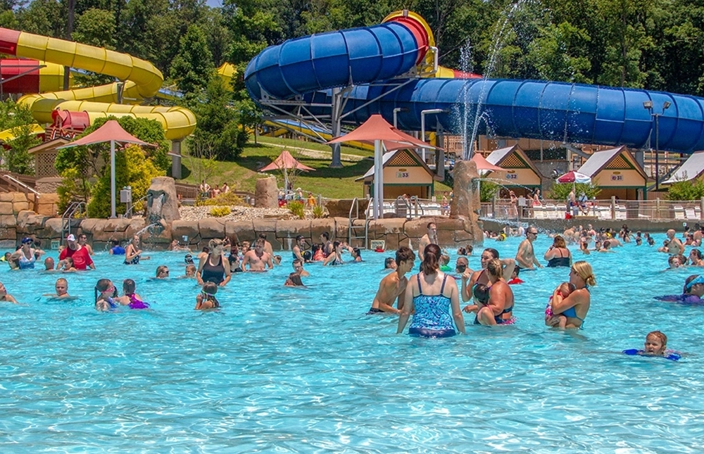 Bahari Wave Pool at Holiday World