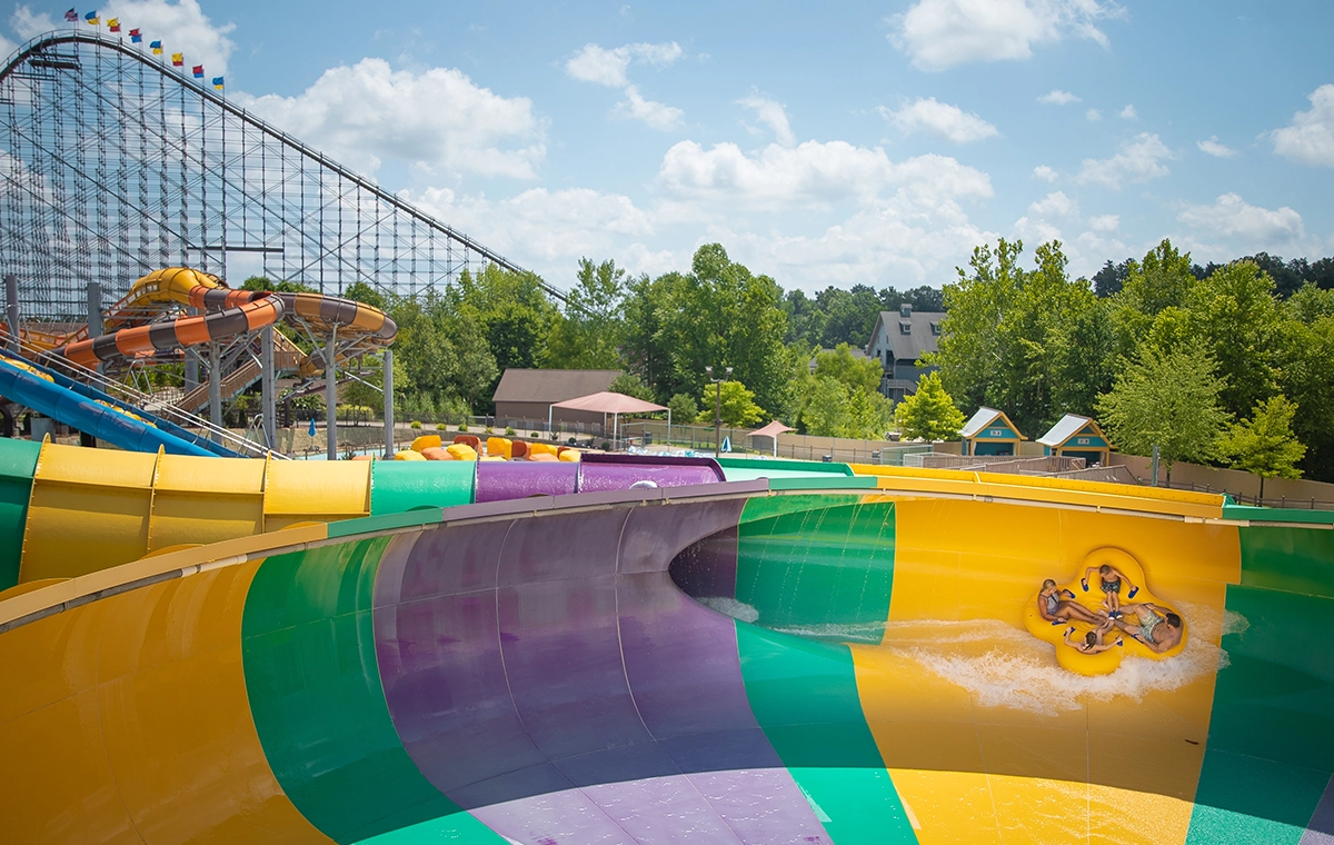 Bakuli at Holiday World
